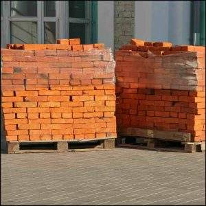 Cube of bricks